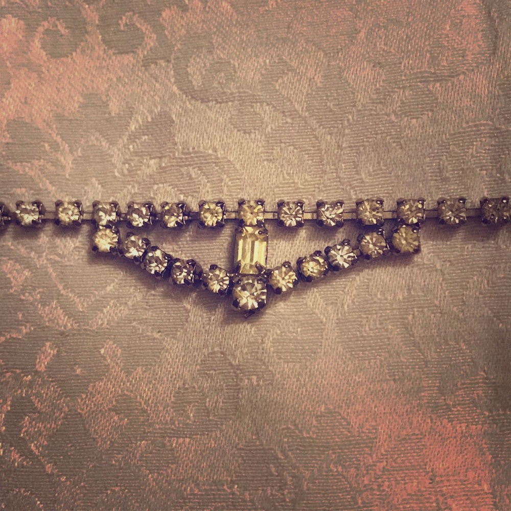 Rhinestone antique necklace.